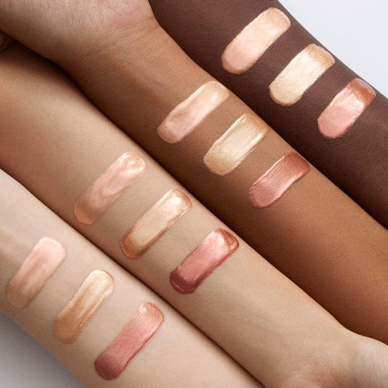 KIKO Milano Glow Fusion Gleam Dream Highlighter rozświetlacz do twarzy w płynie z aplikatorem gąbkowym 03 Tequila Sunset 14ml