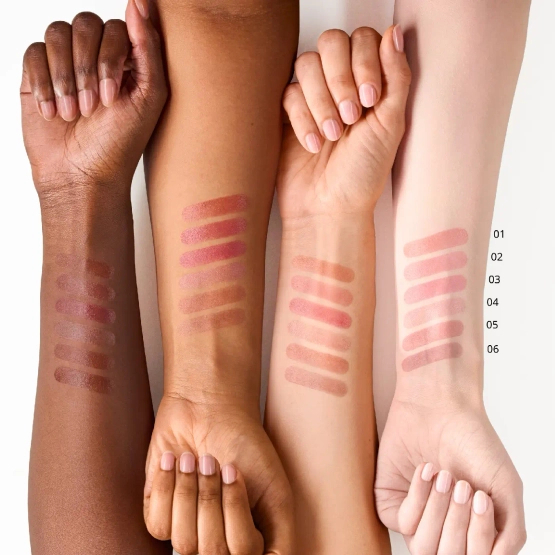 essence Blur Soufflé Sheer Nude Lip Balm - Balsam do ust 02 3g