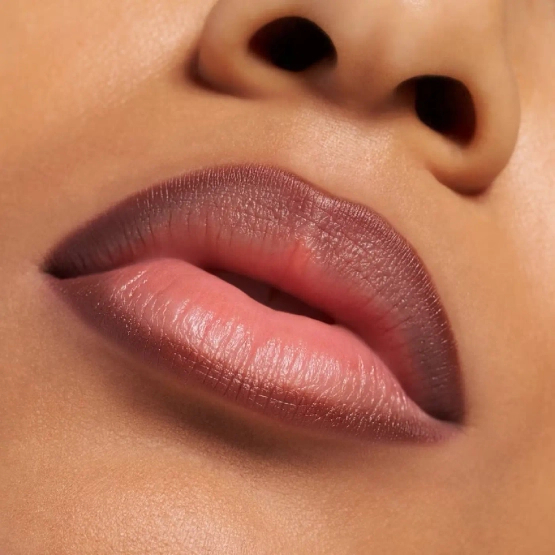 essence POUTline Soft Glide Lip Pencil - Konturówka do ust 04 Cocoa Me Crazy